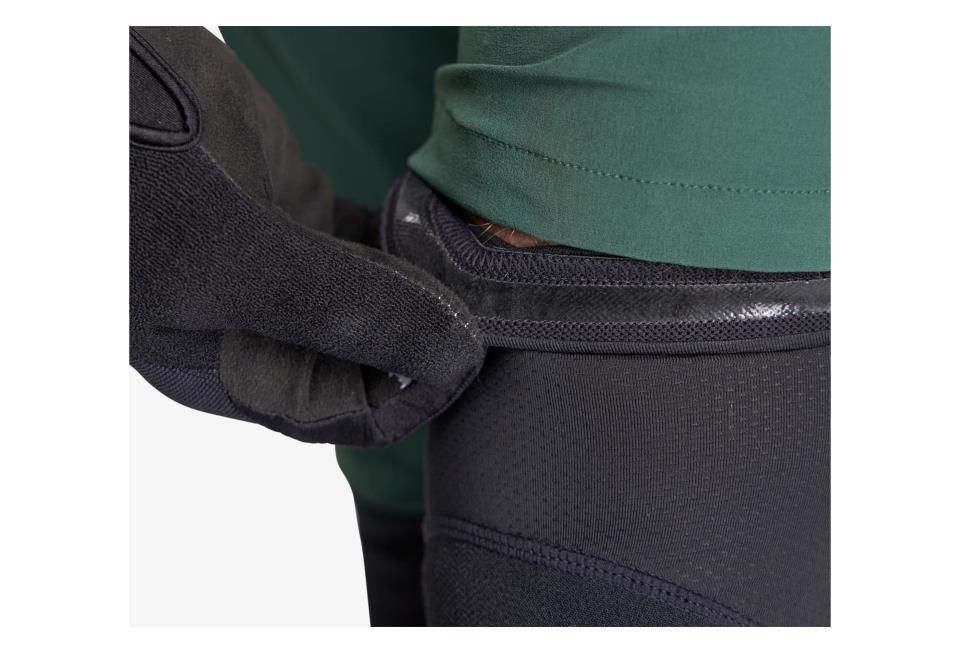 CODERAS RACE FACE CHARGE NEGRO