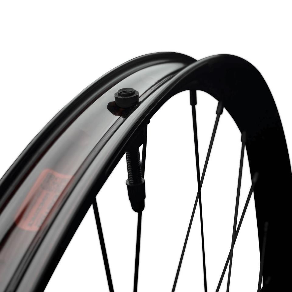 RUEDA RACE FACE AEFFECT R 27.5" E-BIKE TRAS.