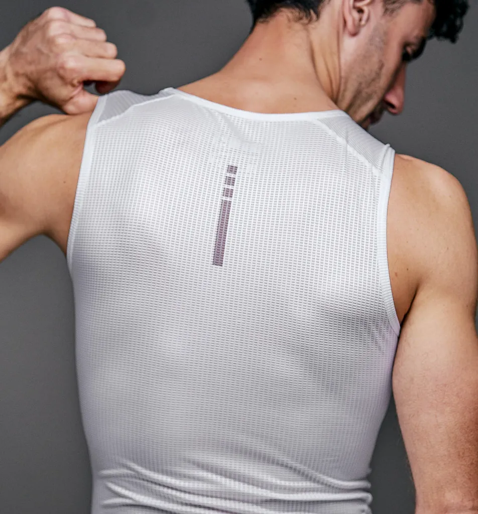 INVERSE-UNISEX-CAMISETA-INTERIOR-RILEY-003.webp