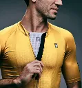 INVERSE-CICLISMO-HOMBRE-MAILLOT-ESSENZ-MALI-MIEL-003-550x591 - copia.webp
