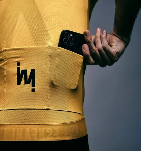 INVERSE-CICLISMO-HOMBRE-MAILLOT-ESSENZ-MALI-MIEL-005-550x591 - copia.webp