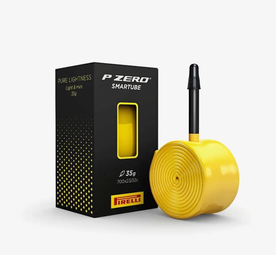 [4229500] Cámara Pirelli P ZERO SmarTUBE Yellow w/ black valve 700x23/32, Presta 42mm